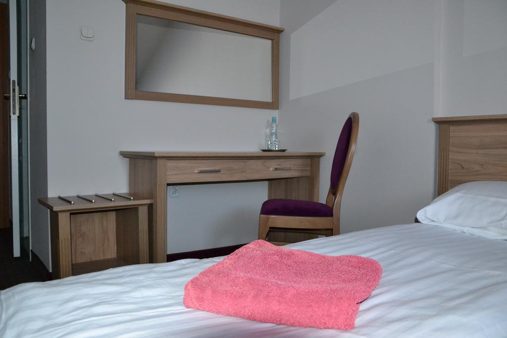 Hotel&Restauracja Zlote Runo Góra Kalwaria Δωμάτιο φωτογραφία