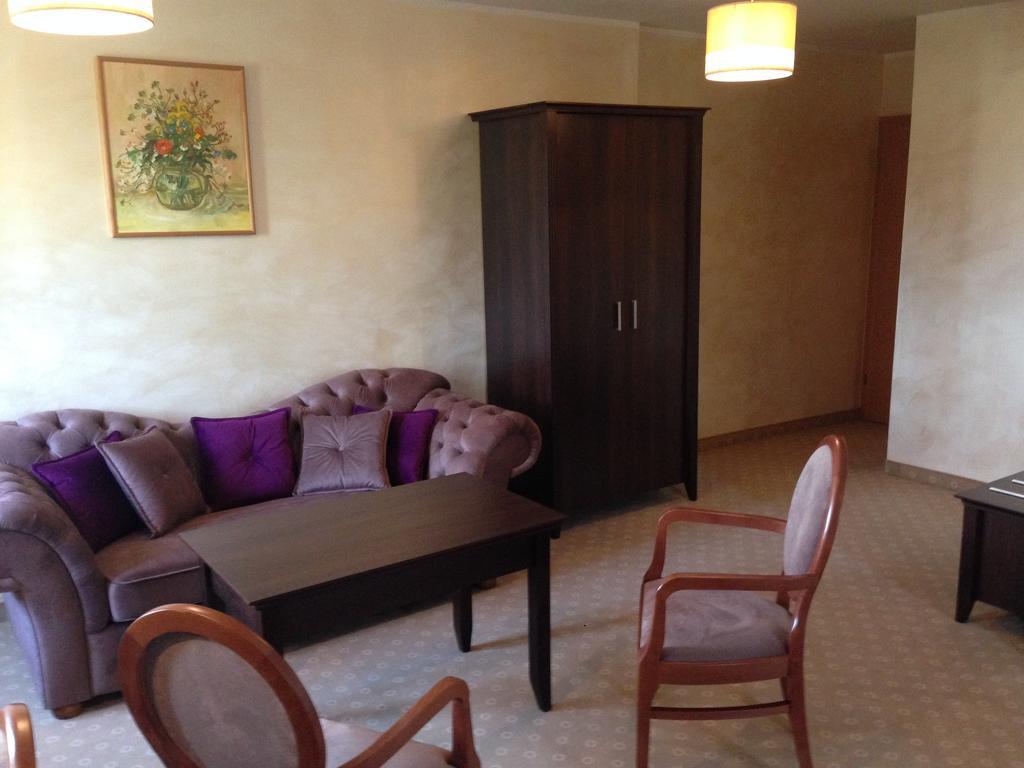 Hotel&Restauracja Zlote Runo Góra Kalwaria Εξωτερικό φωτογραφία